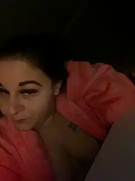 Snapshot of Szandra26 chatting on March 25, 2026, 10:38 pm Szandra26 online show from March 25, 2026, 10:38 pm