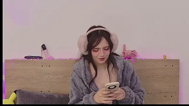 Snapshot of Sweet_Alice_S chatting on April 29, 2026, 9:46 am Sweet Alice S online show from April 29, 2026, 9:46 am
