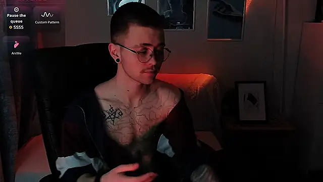 Snapshot of Thomas_Norton chatting on April 9, 2026, 8:36 pm Thomas Norton online show from April 9, 2026, 8:36 pm