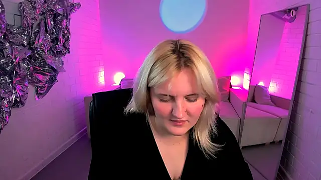 Snapshot of KathyBriggs chatting on June 29, 2026, 5:14 am KathyBriggs online show from June 29, 2026, 5:14 am