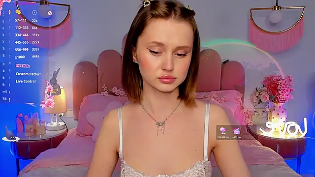 Snapshot of MariLew chatting on May 13, 2026, 5:27 am MariLew online show from May 13, 2026, 5:27 am
