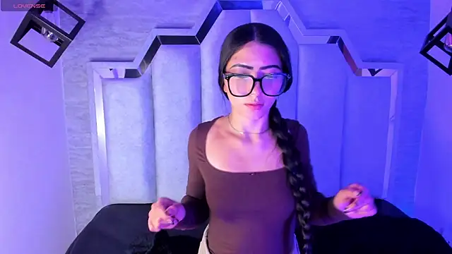 Vyoleett online show from March 26, 2026, 2:55 pm