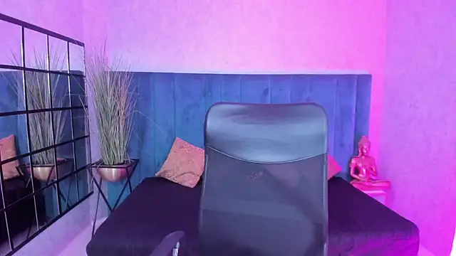 Antoniajblair online show from April 22, 2026, 11:12 am