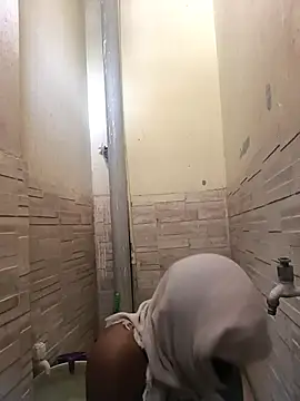 Snapshot of saura545 chatting on April 1, 2026, 10:49 am saura545 online show from April 1, 2026, 10:49 am