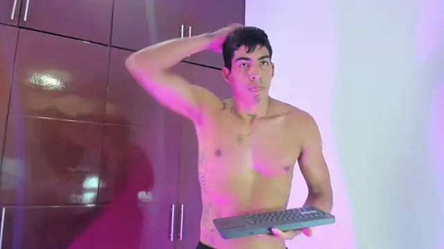 Snapshot of Milo_LatinBoy chatting on April 1, 2026, 7:00 pm Milo LatinBoy online show from April 1, 2026, 7:00 pm