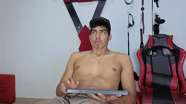 Snapshot of Milo_LatinBoy chatting on April 6, 2026, 7:15 pm Milo LatinBoy online show from April 6, 2026, 7:15 pm