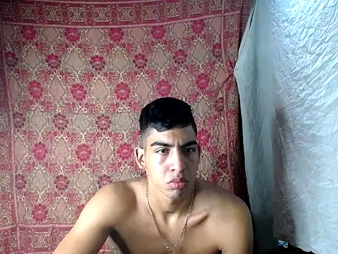 Snapshot of Milo_LatinBoy chatting on May 20, 2026, 4:40 am Milo LatinBoy online show from May 20, 2026, 4:40 am