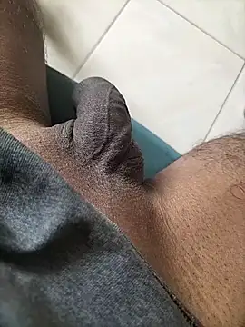 Snapshot of wildguy27 chatting on March 27, 2026, 5:35 am wildguy27 online show from March 27, 2026, 5:35 am