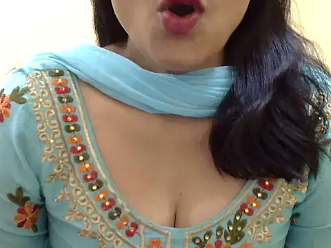 Shivi girl online show from March 28, 2026, 6:02 am