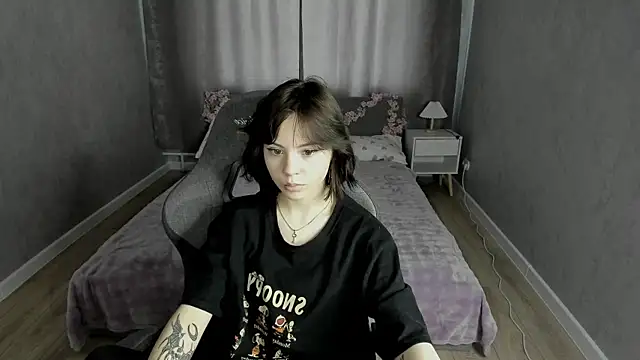Loly Cuttie online show from May 21, 2026, 9:05 am