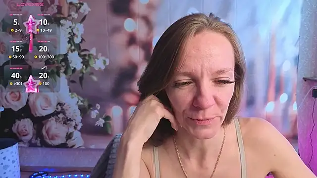 jesica mooonn online show from April 5, 2026, 4:31 am