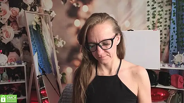 jesica mooonn online show from April 18, 2026, 2:04 am