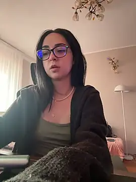 TheaMerve online show from April 21, 2026, 6:41 am