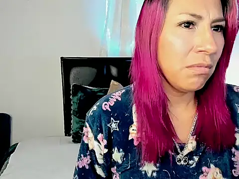 Snapshot of tatianabelli chatting on April 15, 2026, 7:32 pm tatianabelli online show from April 15, 2026, 7:32 pm