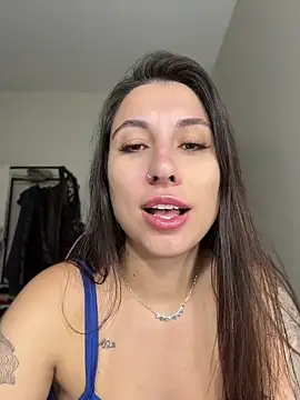Carolzinhalux69 online show from July 5, 2026, 12:06 am