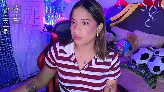 ZaraBlazze  online show from June 15, 2026, 1:13 pm