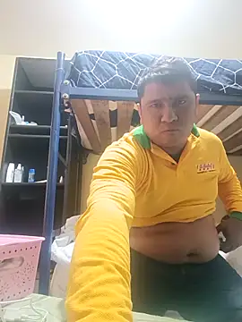 luis20212 online show from April 3, 2026, 12:52 am