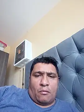 Snapshot of luis20212 chatting on April 8, 2026, 4:40 pm luis20212 online show from April 8, 2026, 4:40 pm
