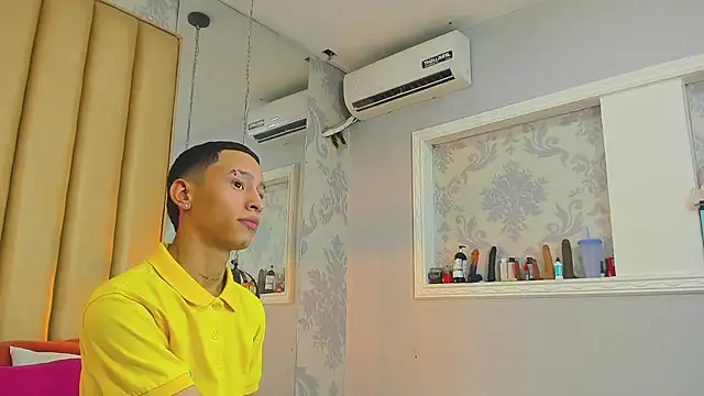 MaicolSmiith  online show from March 27, 2026, 9:25 pm