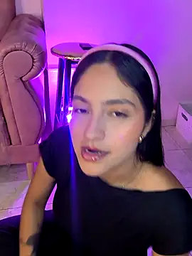 Snapshot of SophiaCastro09_ chatting on April 18, 2026, 12:25 am SophiaCastro09 online show from April 18, 2026, 12:25 am