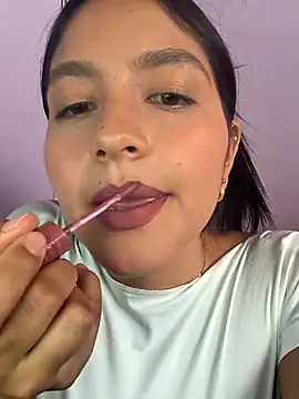 Snapshot of SophiaCastro09_ chatting on April 18, 2026, 9:37 pm SophiaCastro09 online show from April 18, 2026, 9:37 pm