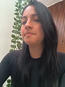 Snapshot of SophiaCastro09_ chatting on May 15, 2026, 2:35 pm SophiaCastro09 online show from May 15, 2026, 2:35 pm