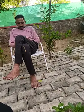 yogii20 online show from April 2, 2026, 12:47 pm