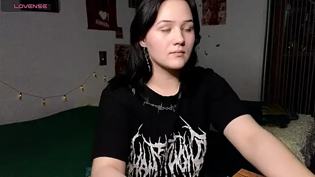 Tori Sweet online show from May 1, 2026, 2:05 am