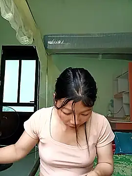 Snapshot of -Quyny- chatting on April 15, 2026, 7:37 am -Quyny- online show from April 15, 2026, 7:37 am