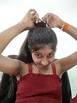 Snapshot of TANU01990 chatting on April 17, 2026, 4:04 am TANU01990 online show from April 17, 2026, 4:04 am