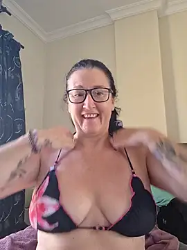 Flirty Siennax online show from July 28, 2026, 7:37 am
