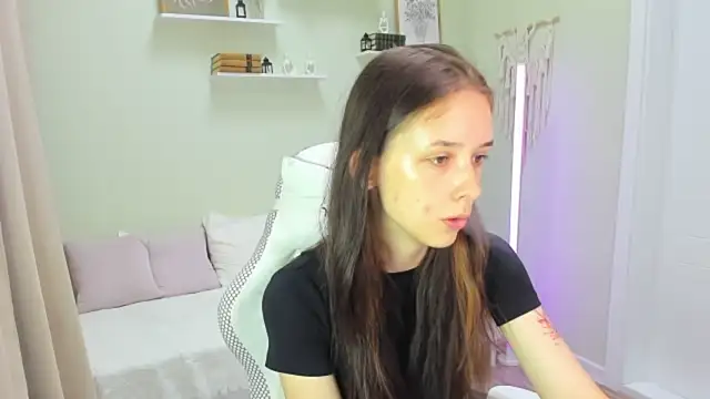 AnnaOddy online show from June 28, 2026, 4:07 am