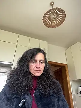 StellaMia263 online show from May 16, 2026, 1:32 pm