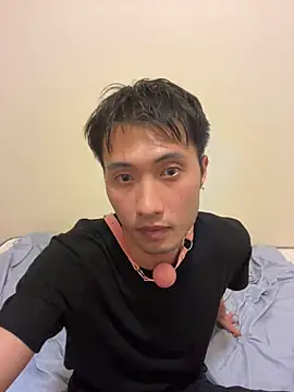 Snapshot of samouass chatting on May 11, 2026, 3:18 pm samouass online show from May 11, 2026, 3:18 pm