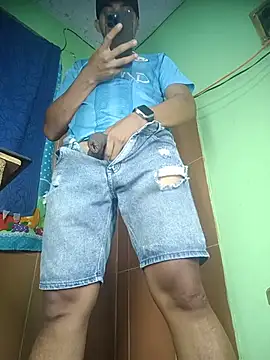 romeohotpig online show from June 18, 2026, 9:14 am