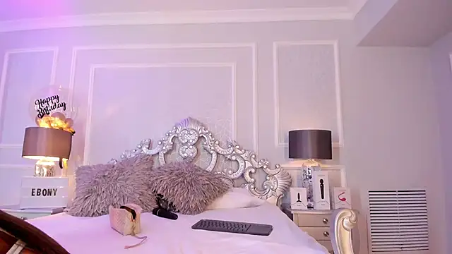 Snapshot of IrisJones_ chatting on April 15, 2026, 1:18 pm IrisJones online show from April 15, 2026, 1:18 pm
