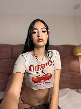 dakotabrowns  online show from April 22, 2026, 10:39 am
