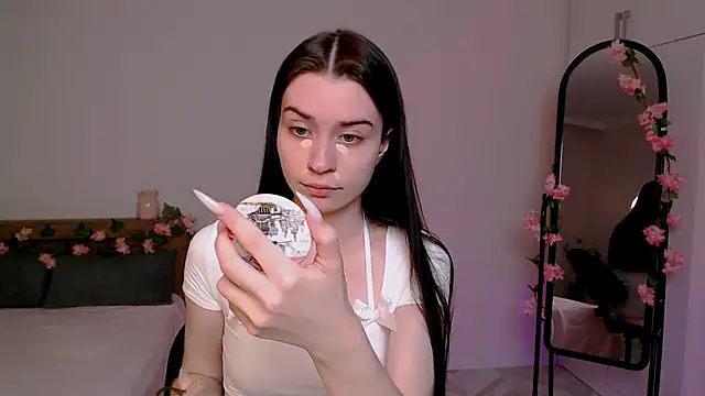 Tina Charm online show from June 11, 2026, 7:12 pm