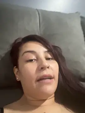 veronicasapequinha online show from April 1, 2026, 1:41 pm