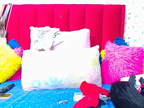 Cherrybootyofjoy86 online show from June 18, 2026, 8:25 am