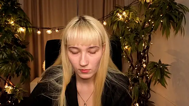 SusanWeaver online show from April 7, 2026, 12:49 pm