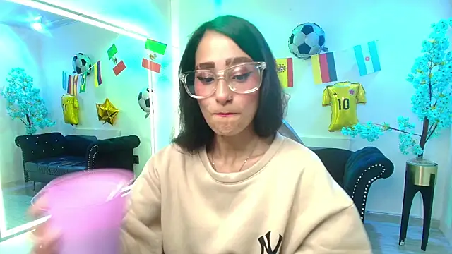 Palmer foxx online show from June 27, 2026, 3:33 am