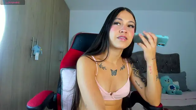 mia adamsxx online show from April 29, 2026, 2:15 am