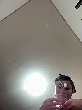 Emmaliz14 online show from April 5, 2026, 11:35 pm