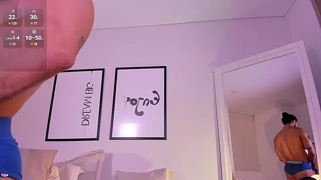 Snapshot of Max_strong01 chatting on April 6, 2026, 10:44 pm Max strong01 online show from April 6, 2026, 10:44 pm