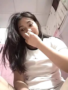 Saryloveparadise online show from May 3, 2026, 1:50 pm