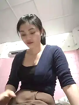 Saryloveparadise online show from May 11, 2026, 3:23 am
