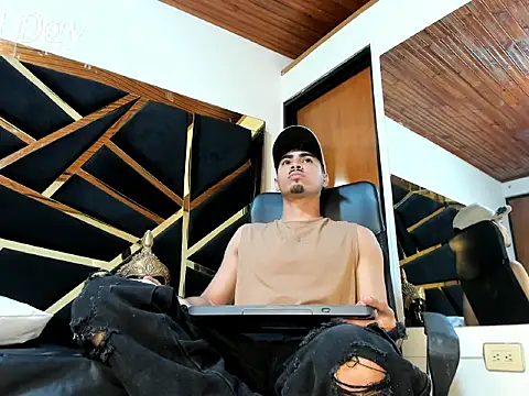 LucaColmal online show from April 6, 2026, 3:37 am