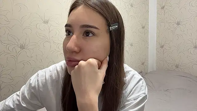 Snapshot of NamiLoon chatting on April 4, 2026, 4:11 am NamiLoon online show from April 4, 2026, 4:11 am