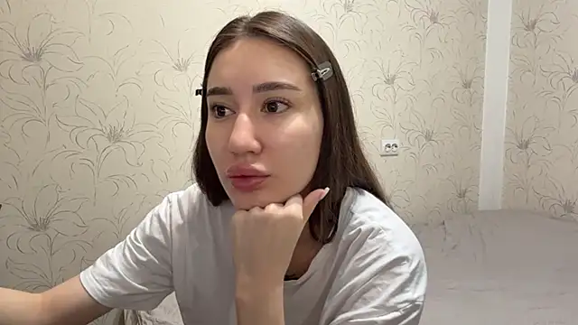 Snapshot of NamiLoon chatting on April 5, 2026, 3:58 am NamiLoon online show from April 5, 2026, 3:58 am